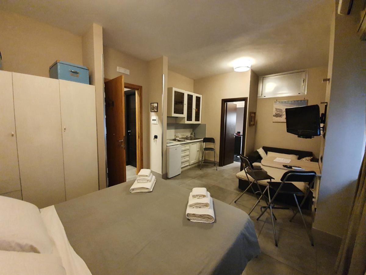 Two Sisters Suites Napoli Bagian luar foto
