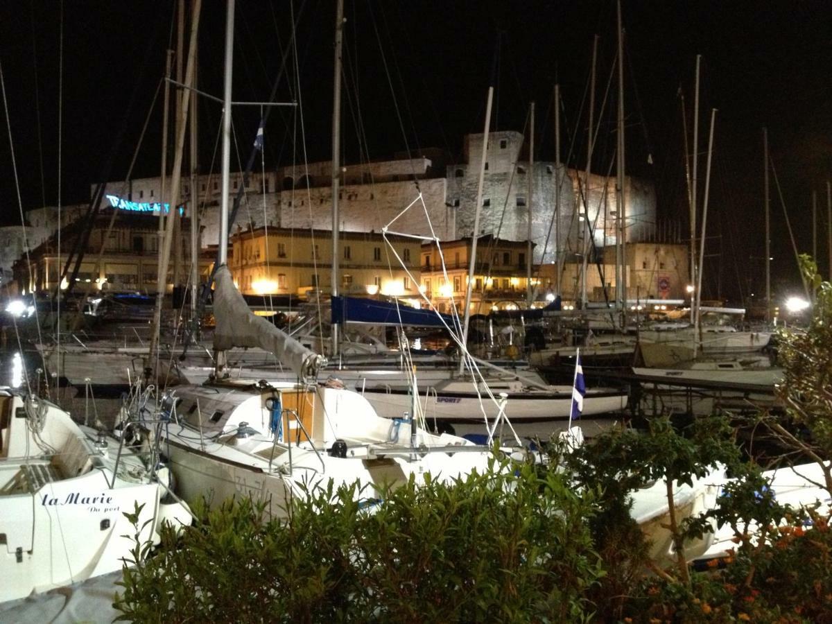 Two Sisters Suites Napoli Bagian luar foto