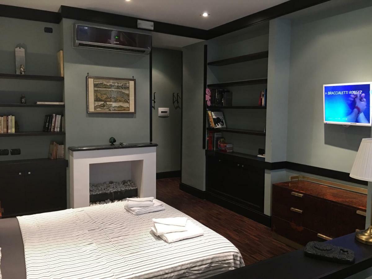 Two Sisters Suites Napoli Bagian luar foto