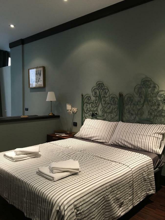 Two Sisters Suites Napoli Bagian luar foto