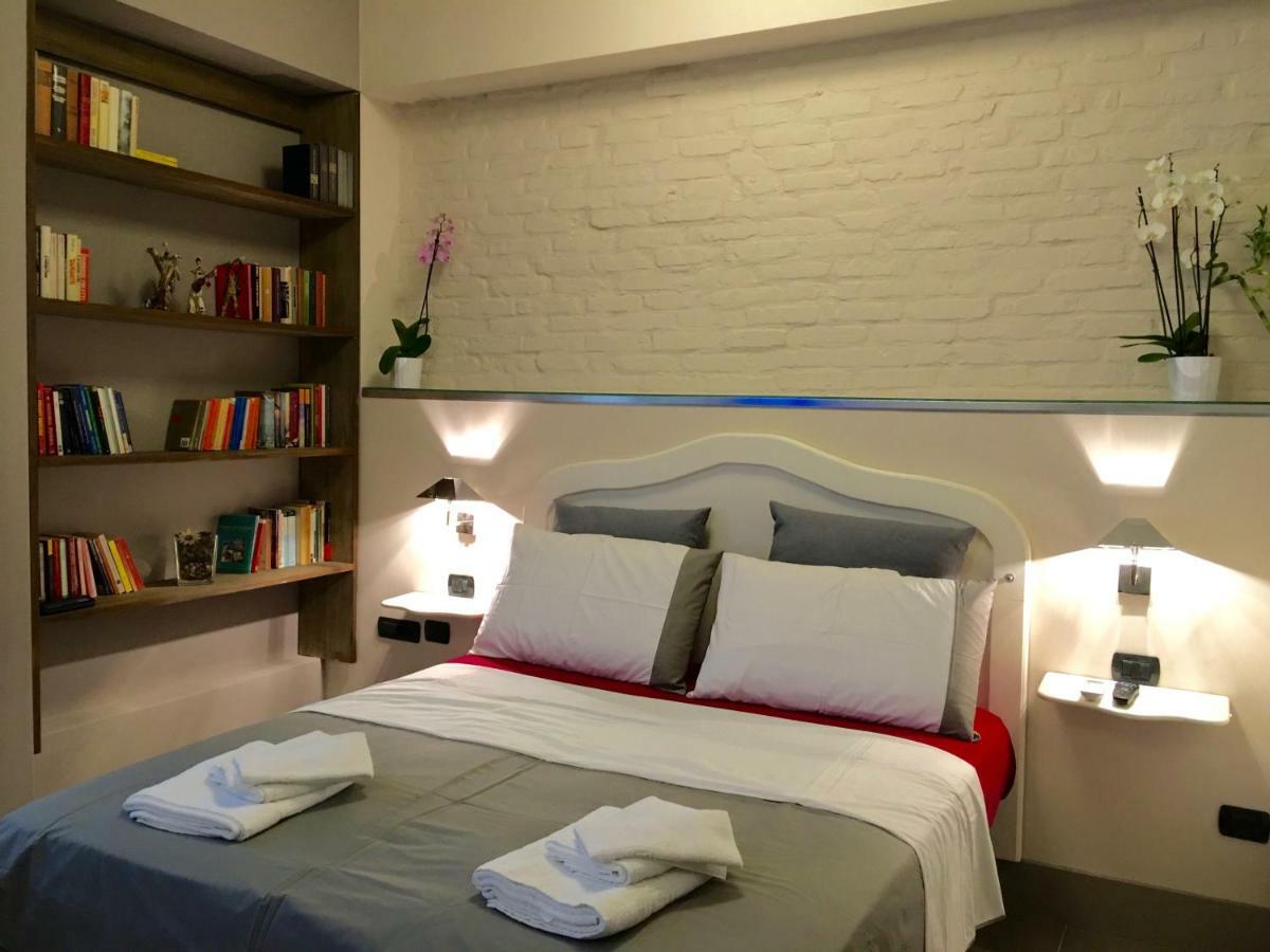 Two Sisters Suites Napoli Bagian luar foto