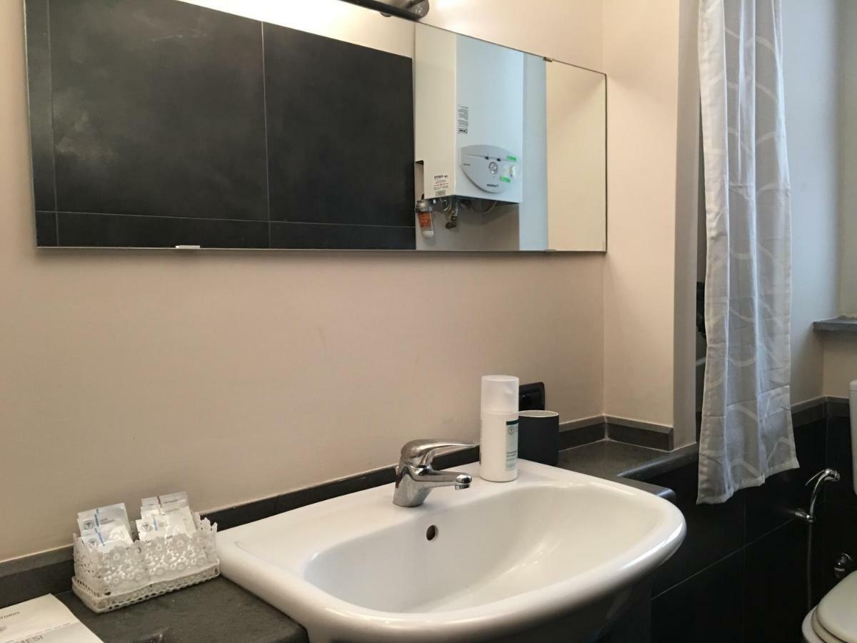 Two Sisters Suites Napoli Bagian luar foto