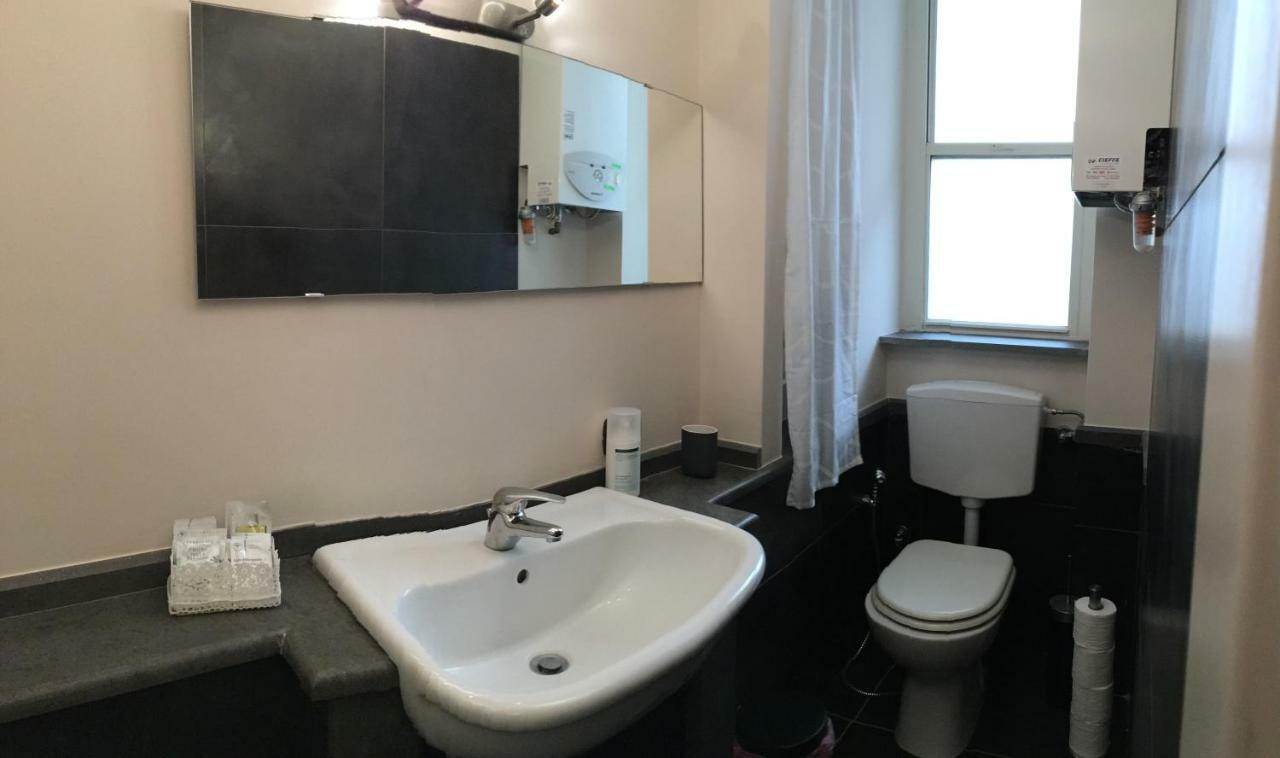 Two Sisters Suites Napoli Bagian luar foto